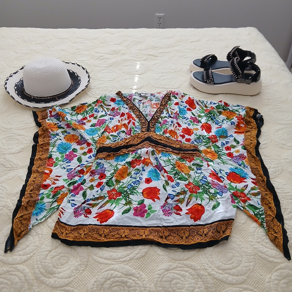 Beige by ECI Floral Print Tunic Top Boho Size Small
